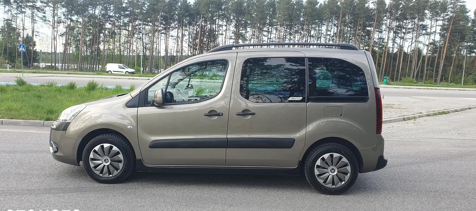 Citroen Berlingo cena 33900 przebieg: 240000, rok produkcji 2014 z Kielce małe 232